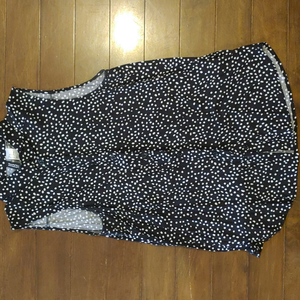 Sleeveless Button-down Shirt